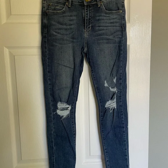 JBD Distresses Skinny Jeans - Picture 7 of 7